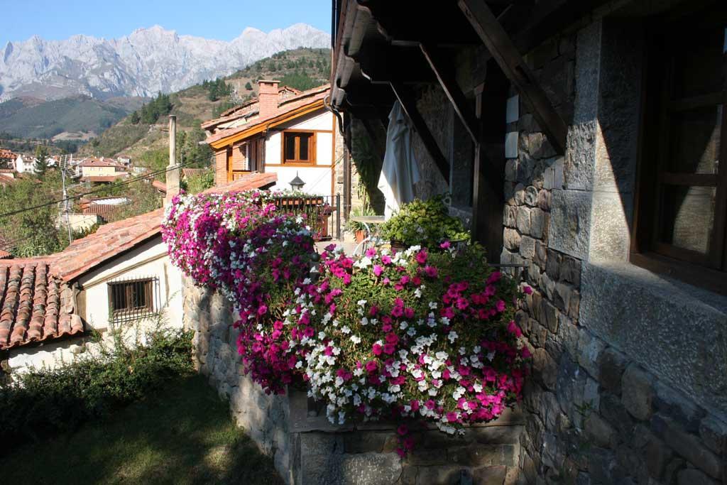 Apartamentos Casa De La Abuela Potes Exterior photo